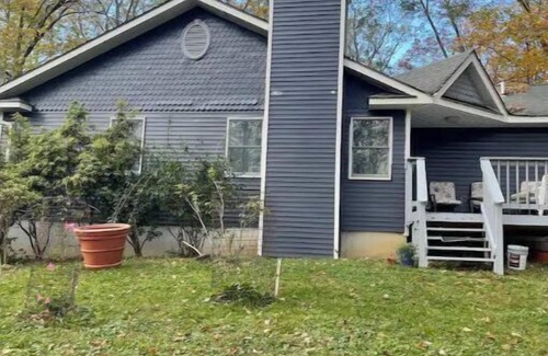 New Paltz House | Become at peace in a comfortable country home