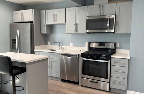 North Hollywood House | Become Simplicity in Charming Bungalow