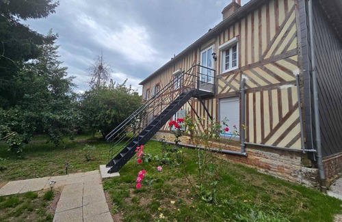 Le Mesnil-Mauger Bed & Breakfast | Bed and breakfast in the Normandy countryside near beaches, stud farms and castles.