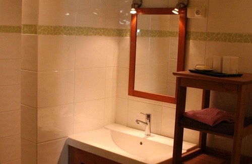 Conne-de-Labarde Bed & Breakfast | Bed and Breakfast "The Source