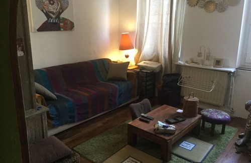 Perrache Apartment | Bed and breakfast, 2 steps from Perrache train station! (From 1 to 5 people)