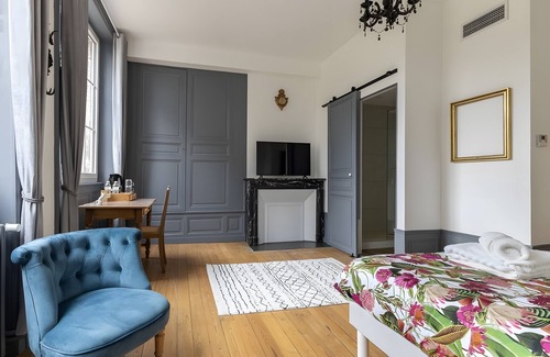 Joze Bed & Breakfast | Bed and Breakfast 'Chambre D'hôte 1' with Shared Terrace, Wi-Fi and Air Conditioning