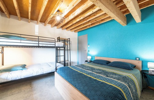 Moye House | Bed and breakfast "Chambre Bleue" with Mountain View, Private Terrace and Shared Garden