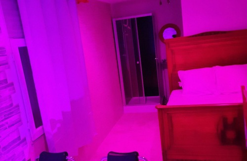 Amblainville Bed & Breakfast | BED AND BREAKFAST DEPENDENCY WITH IN-ROOM JACUZZI