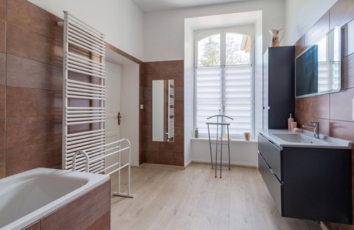 Rollainville Bed & Breakfast | Bed and Breakfast 'Double' with Shared Terrace, Private Garden and Wi-Fi