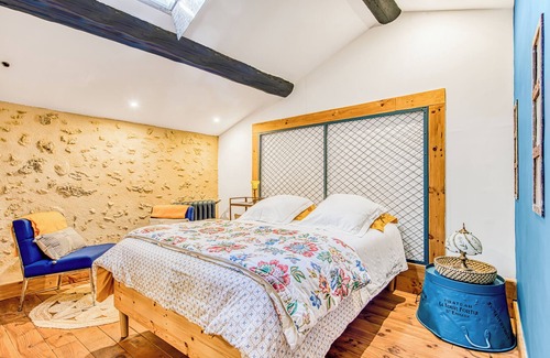 Noaillan Bed & Breakfast | Bed and Breakfast 'L'orée De Lansot - Chambre Atelier' with Shared Terrace, Shared Garden and Wi-Fi