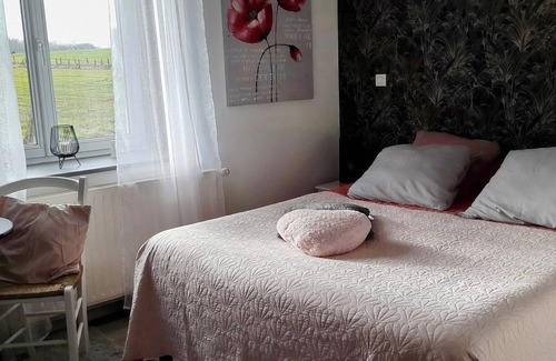 Robecourt Bed & Breakfast | Bed and breakfast on a farm close to the freeway.