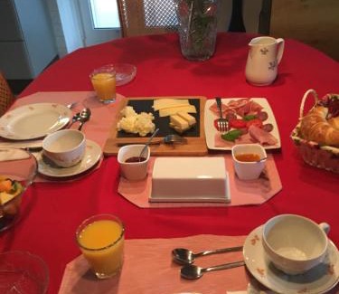 Enges Bed & Breakfast | Bed & Breakfast aux Enges