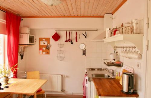 Gamleby Bed & Breakfast | Bed & Breakfast Björkhyddan