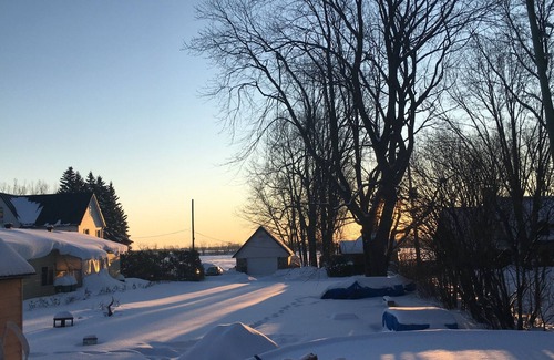 Pointe-aux-Trembles Bed & Breakfast | bed & Breakfast
