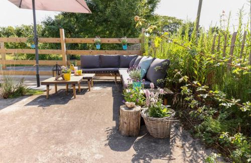 Municipality of Bergen op Zoom Apartment | Bed met Paard