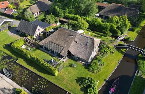 Zuideinde House | Bed & Wellness Mooi Giethoorn