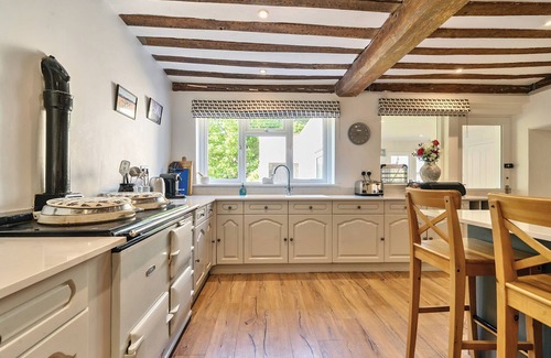 Eye Cottage | BEDINGFIELD HOUSE, NR DEBENHAM, pet friendly, with pool in Debenham