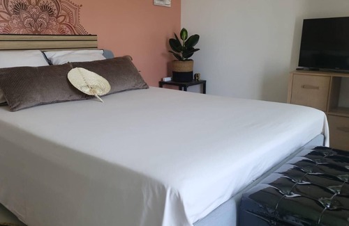 Saint Pierre de Feric Bed & Breakfast | Bedroom 1|Repos, Calm & Serenity - Chez Benny