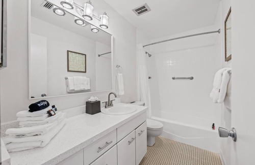 Holmes Beach Resort | BEDROOM TO BEACH IN 5 SECONDS FLAT in this 2 Bedroom 1 Bath Beachfront Suite at Bali Hai