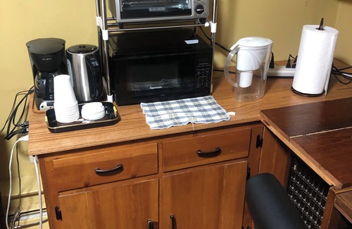 Hyde Park Apartment | Bedroom with private full bathroom, linen and towels are provided.