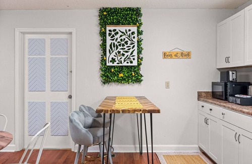 Sparta Apartment | Bee Happy Sparta Mountain Cottage