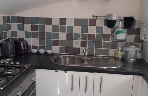 Cupar Apartment | Bee's Townhouse Apartment