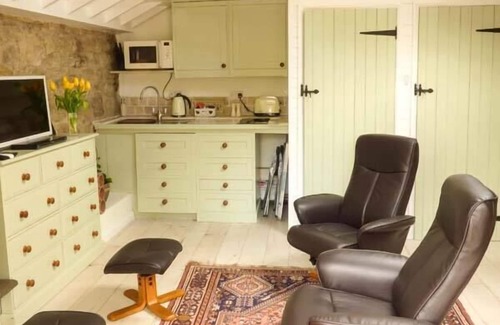 Malton Apartment | BEECH VIEW, character holiday cottage, with hot tub in Malton