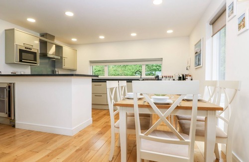 Truro Cottage | BEECH, with open fire in Truro