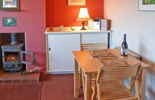 Ballindalloch Cottage | BEECH YARD COTTAGE, pet friendly, with open fire in Tomintoul