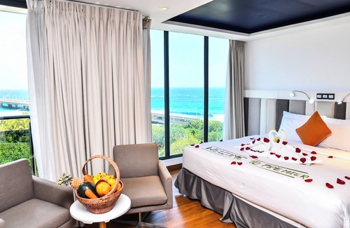 Male Hotel | Beehive Premier