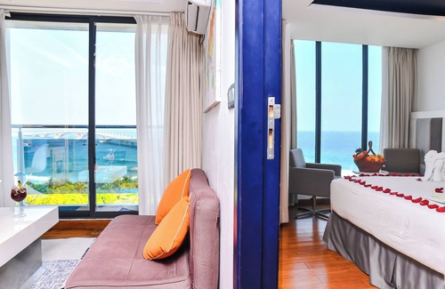 Male Hotel | Beehive Premier