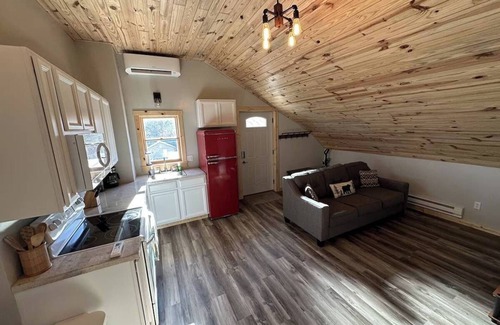 Markville Condo | Beer Creek Cabins Sanctuary Guest Suite