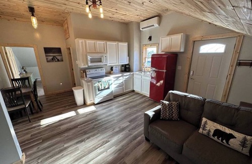 Markville Condo | Beer Creek Cabins Sanctuary Guest Suite