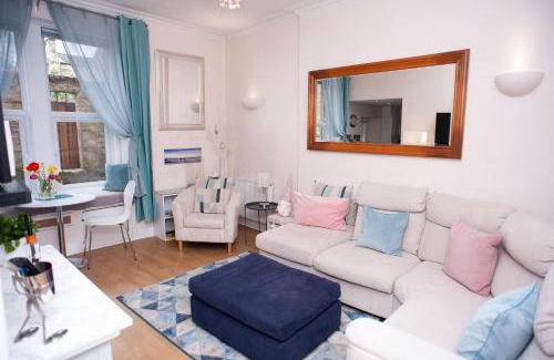 Cupar Apartment | Bees Townhouse- Cupar