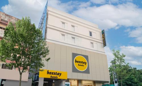 Vijayawada Hotel | beeStay Hotels MG Road Vijayawada