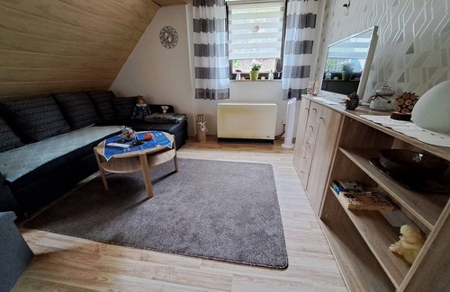 Steinwiesen Apartment | Behagliche Ferienwohnung 50qm im Obergeschoss mit Garten und Freisitz