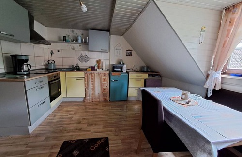 Steinwiesen Apartment | Behagliche Ferienwohnung 50qm im Obergeschoss mit Garten und Freisitz