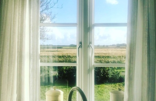 Dagebuell House | Behind the dike - directly in front of the North Frisian Islands