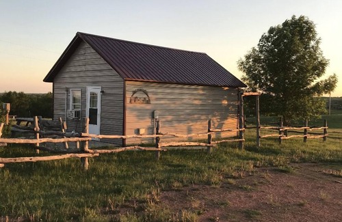 Grassy Butte Cabin | Beicegel Creek Bunkhouse