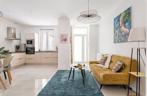 Saint-Etienne Apartment | Beige hospitalité - Capucine - Floral charmant chaleureux wifi Netflix