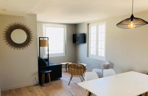 Merville-Franceville-Plage Apartment | Bel Appartement vue mer