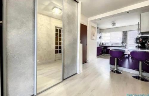 Faubourg North Apartment | Bel appartement lumineux de 100m2 6 places 3 chambres au 3e étage avec ascenseur -A 5mn à pied du parc des expositions congrès de Dijon et ENG et 10mn du centre ville place Parking devant l'immeuble