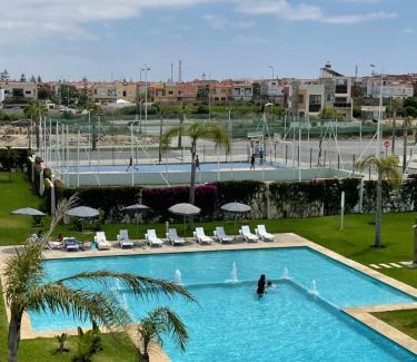Sidi Rahal Apartment | Bel appartement pied sur mer vue imprenable sur piscine et jardins