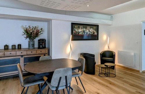 Vesoul House | Bel appartement rénové avec WiFi et parking sécurisé à Vesoul - FR-1-583-473