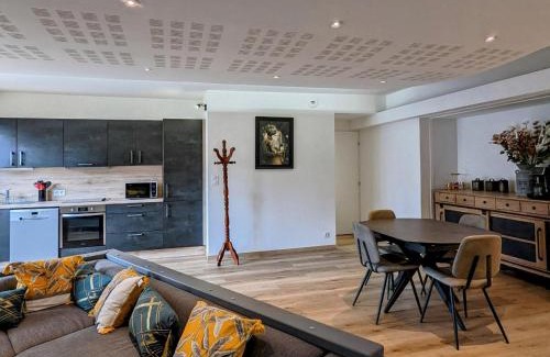 Vesoul House | Bel appartement rénové avec WiFi et parking sécurisé à Vesoul - FR-1-583-473