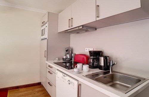Les Menuires Apartment | Bel appartement rénové 2 pièces proche des pistes avec balcon, sauna, hammam et WIFI - FR-1-344-145