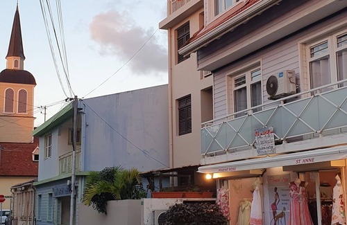 Sainte-Anne Apartment | bel Appartement Spacieux, 2 Chambres, Grand Salon, Plein Centre de Sainte Anne