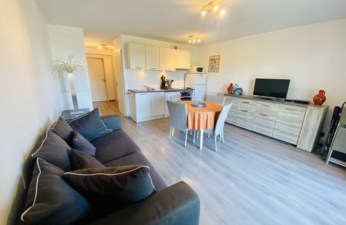 Biscarrosse Plage Apartment | Bel appartement T2 Cabine en front de mer (041)