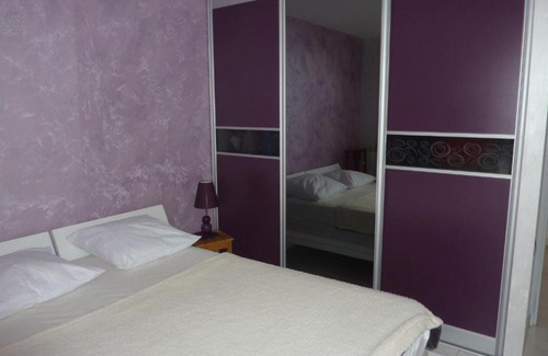 Hyeres City Centre Apartment | BEL APPARTEMENT T2 LES CHARTREUX centre ville