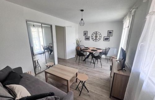 Bielle Apartment | Bel appartement T2 refait à neuf avec piscine couverte de juin à fin septembre