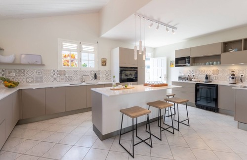 Pointe du Bout Villa | Bel Embrun - Villa Iléenne