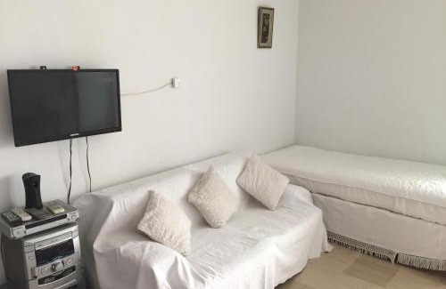 Cite Bel Air Apartment | Belaire host appartment