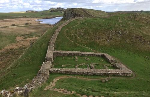 Haltwhistle House | Belford House Self Check-in Rooms & Apartments