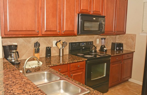 Regal Palms Apartment | Bella Piazza Luxury Ground Floor Apt with Great Communal Facilities